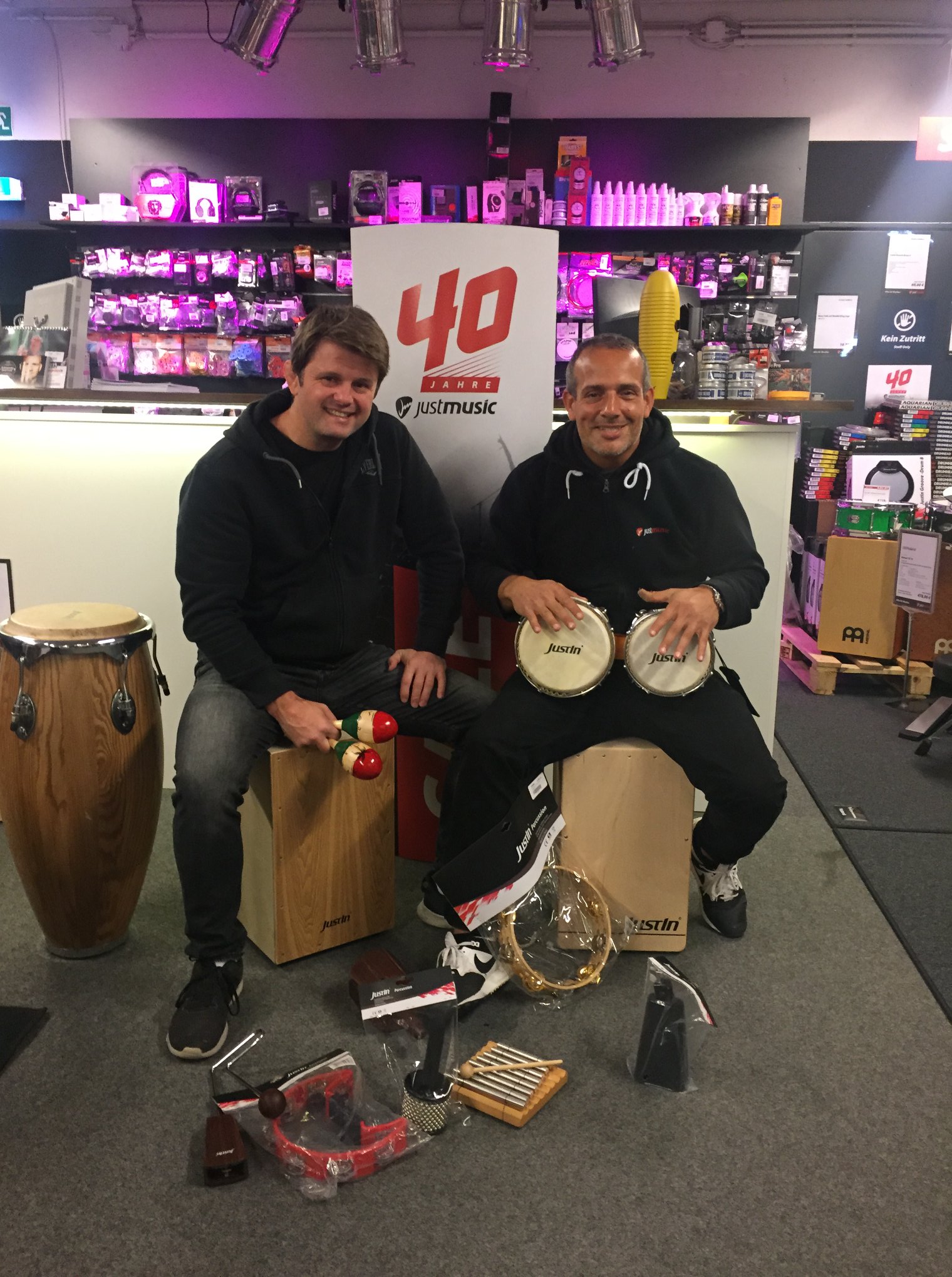 Neue Musikinstrumente für Acsauvel